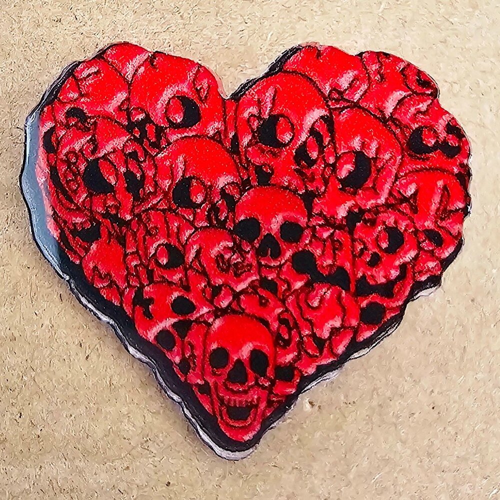 Red Skull Heart Acrylic Pin Gothic Horror Punk Lapel Badge Spooky Trading Gift